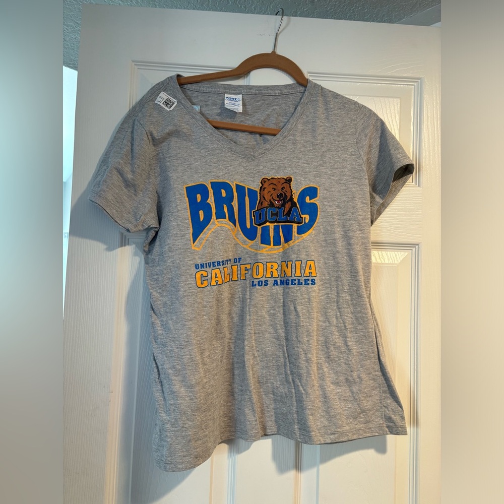 UCLA Bruins Ladies Medium Shirt